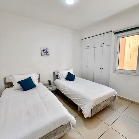 Georgiou 202 Apartment ลาร์นาคา ภายนอก รูปภาพ