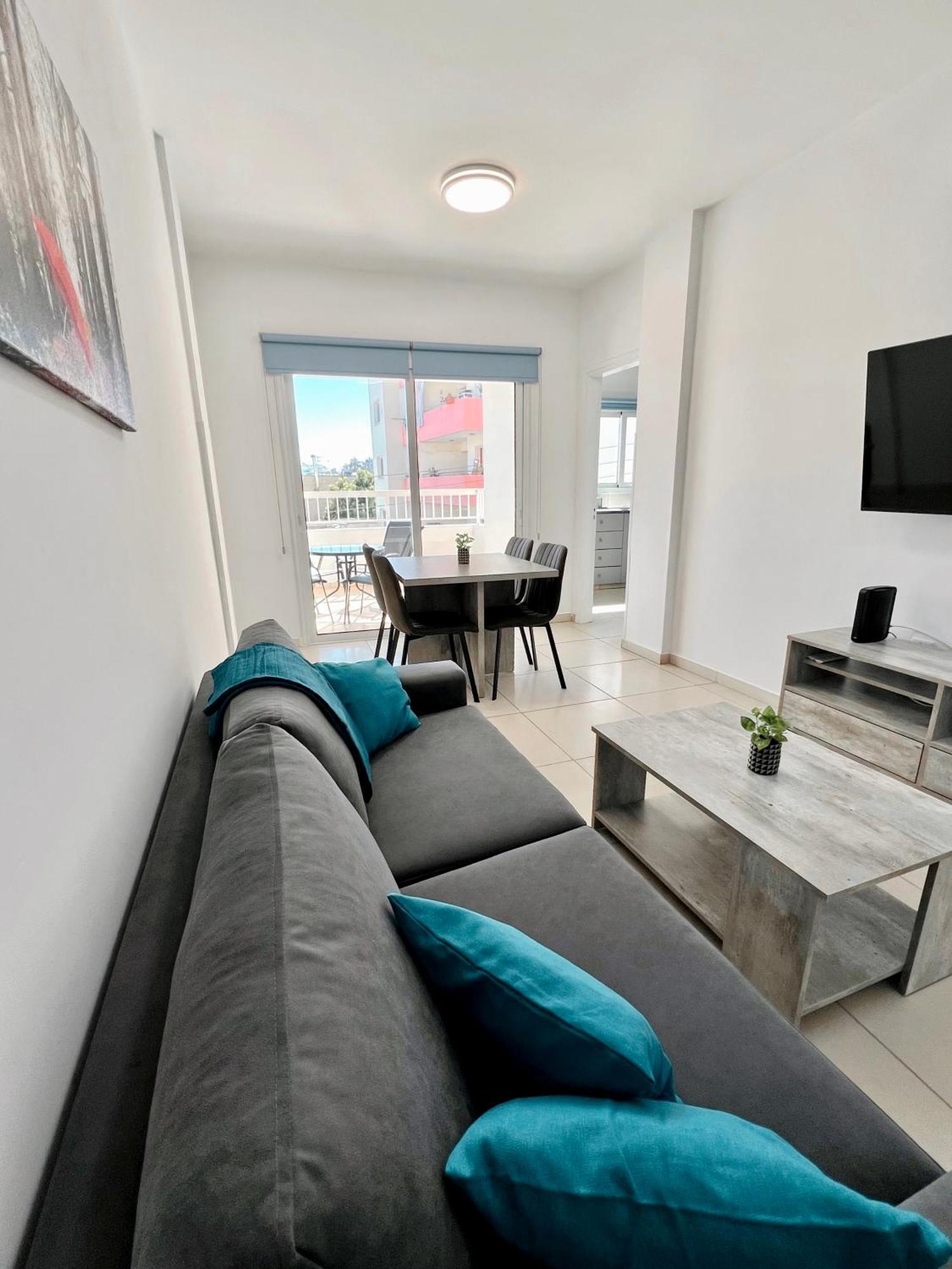 Georgiou 202 Apartment ลาร์นาคา ภายนอก รูปภาพ